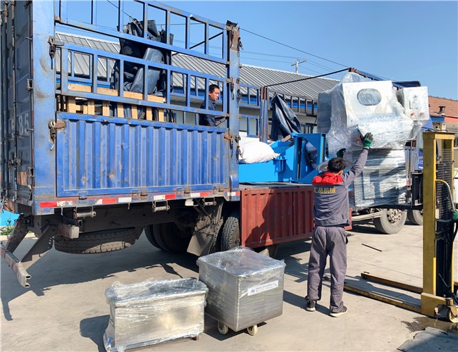 80針牛肉驢肉專(zhuān)用鹽水注射機(jī)發(fā)往河北河間市