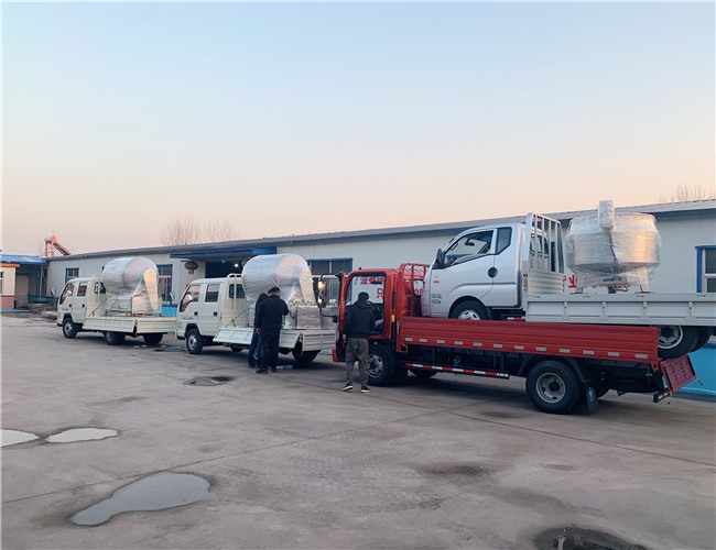 800L、1200L變頻水冷真空滾揉機，700L電加熱夾層鍋發(fā)往河南