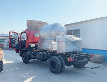 匯品公司滾揉機(jī)、真空包裝機(jī)發(fā)貨現(xiàn)場