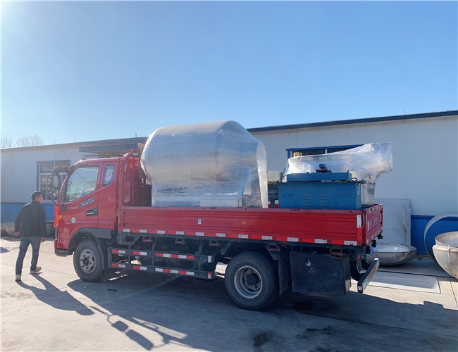 匯品滾揉機(jī)、夾層鍋發(fā)貨現(xiàn)場