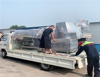 匯品牛肉鹽水注射機(jī)，滾動(dòng)真空包裝機(jī)發(fā)往河南