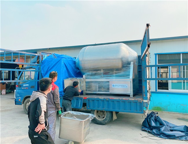 2000L變頻水冷泵真空滾揉機(jī)1臺(tái)，200L不銹鋼料車2臺(tái)，發(fā)貨河南周口