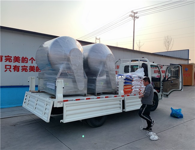 800L變頻水冷真空滾揉機(jī)2臺(tái)發(fā)往河南商丘