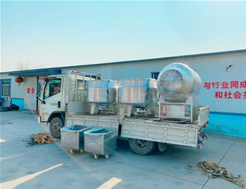 600L真空滾揉機、700L電加熱夾層鍋、200L料車發(fā)往河南