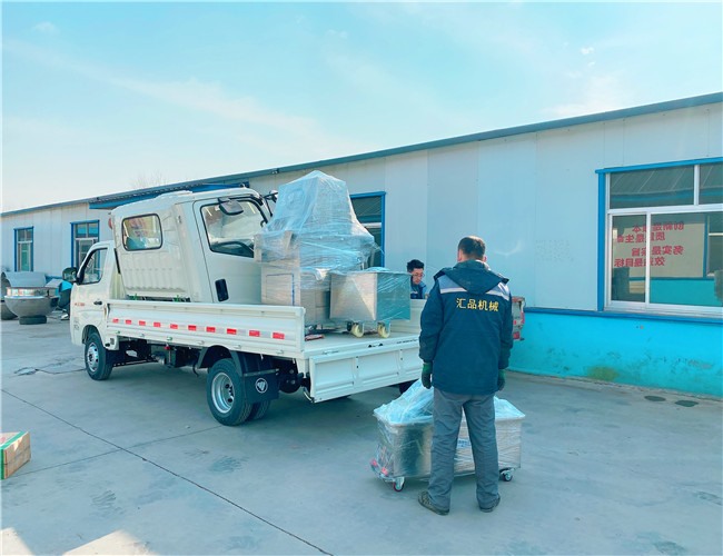 80針鹽水注射機、200L不銹鋼料車，發(fā)貨陜西渭南