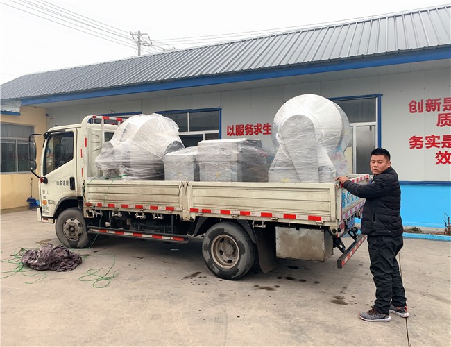 夾層鍋、真空包裝機、真空滾揉機發(fā)貨河南