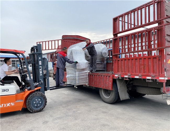 1200L真空滾揉機(jī)2臺，120針鹽水注射機(jī)1臺發(fā)往河南安陽