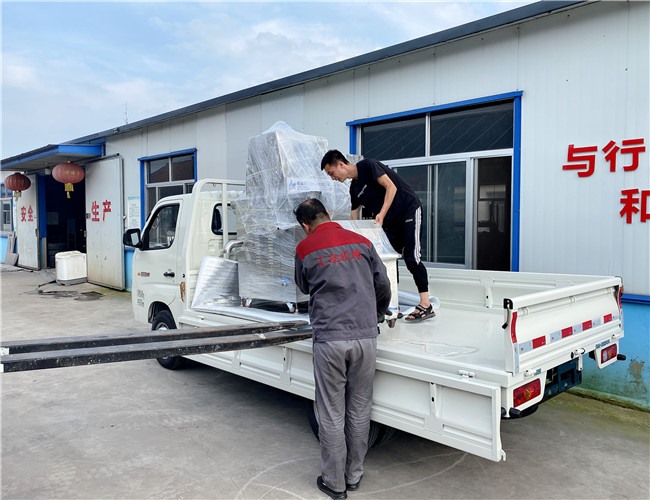 80針鹽水注射機(jī)發(fā)往河南安陽