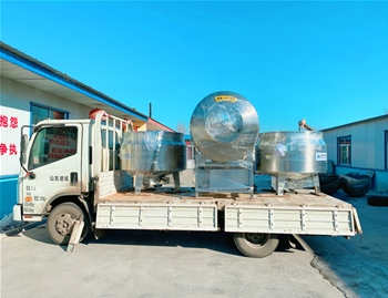 700L立式電加熱夾層鍋2臺(tái)，1200L真空滾揉機(jī)1臺(tái)，發(fā)貨河南