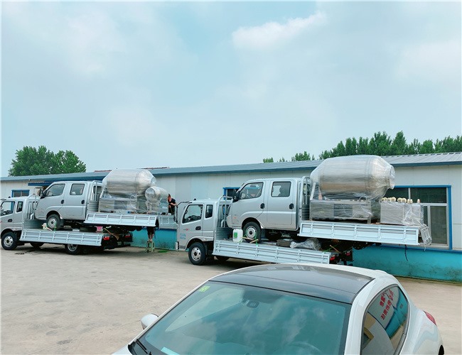 1200L真空滾揉機(jī)2臺(tái)，100L真空滾揉機(jī)1臺(tái)，200L料車5臺(tái)，發(fā)貨吉林長(zhǎng)春