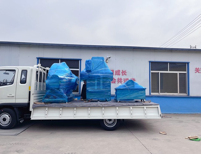 新款80針鹽水注射機，600L可傾電加熱夾層鍋，200L不銹鋼料車，直達車發(fā)貨河南鄭州