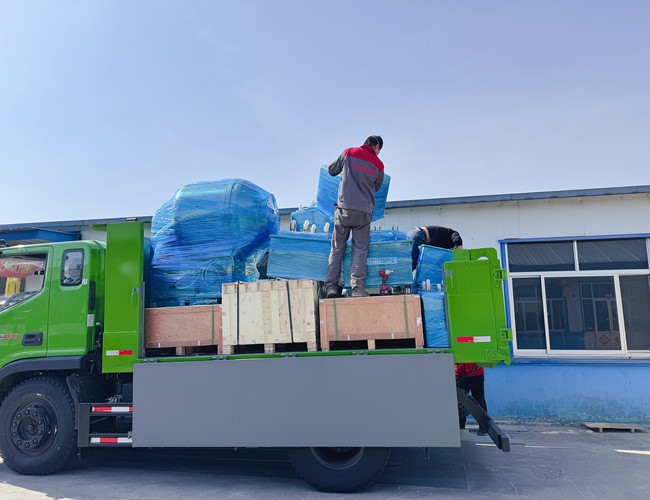 河南客戶(hù)回購(gòu)真空滾揉機(jī)1臺(tái)不銹鋼料車(chē)12臺(tái)完工發(fā)貨