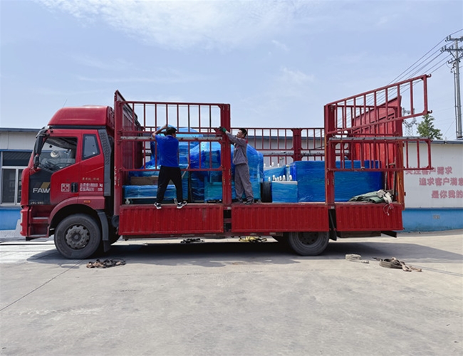 河南客戶訂購的殺菌鍋真空包裝機真空滾揉機涼肉架料車發(fā)貨